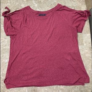 Burgundy rose t- shirt with key hole sleeves